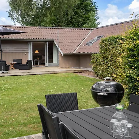 4 Bedroom In Hejls