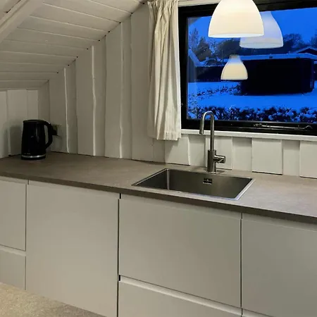 4 Bedroom In *