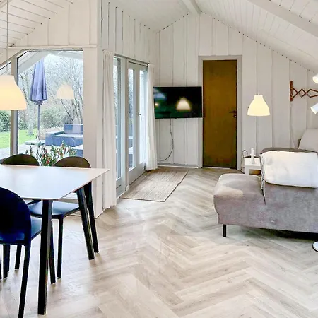 Semesterbostad 4 Bedroom In