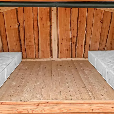 4 Bedroom In *